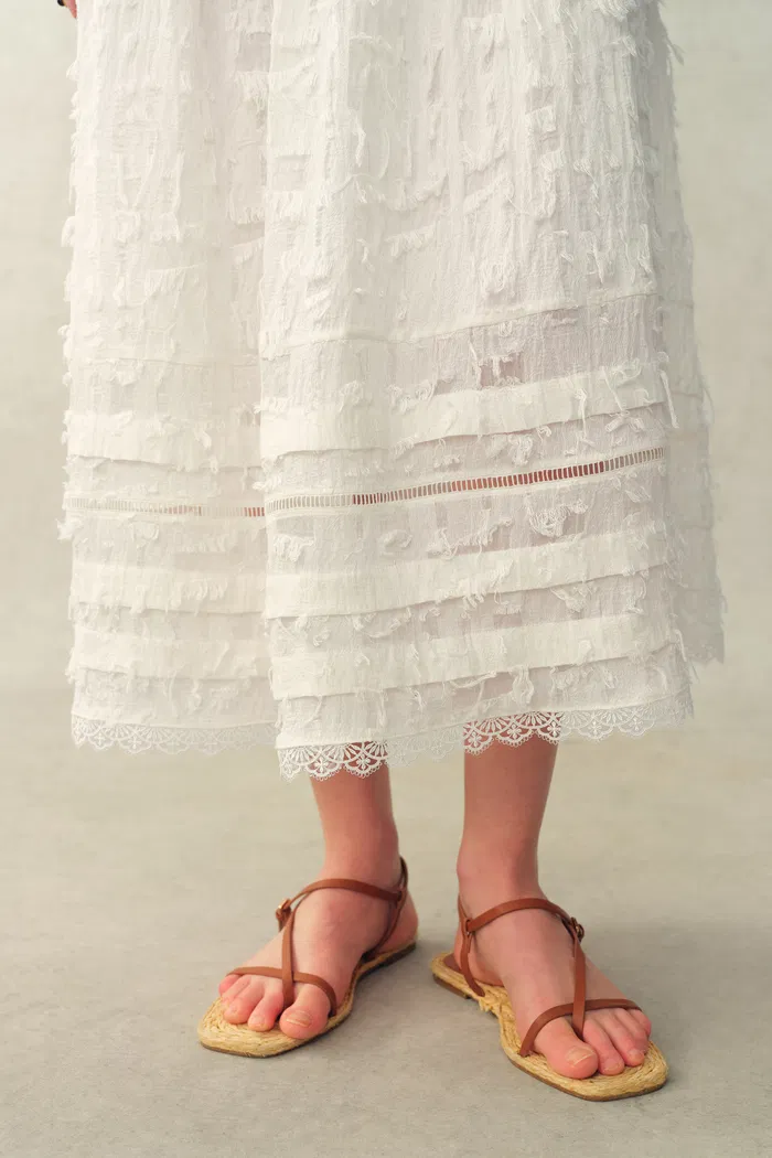 Geraldine Detachable Collar Sleeveless Dress in Jacquard Tassel - Image 5