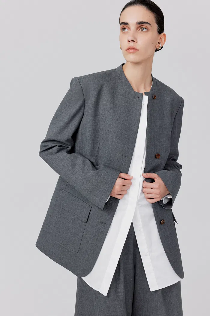 Hera Blazer in Worsted Wool Blend - Image 2