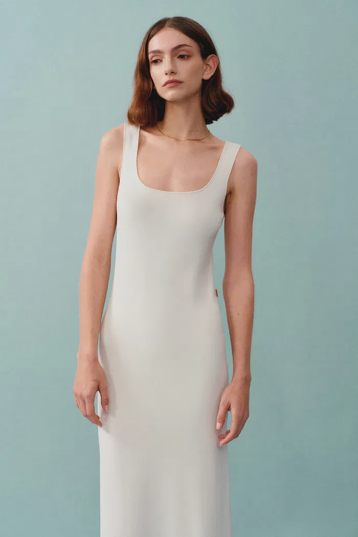 Hera Wide Sleeveless Strap Dress in Stretch Yarn Knit - Image 7