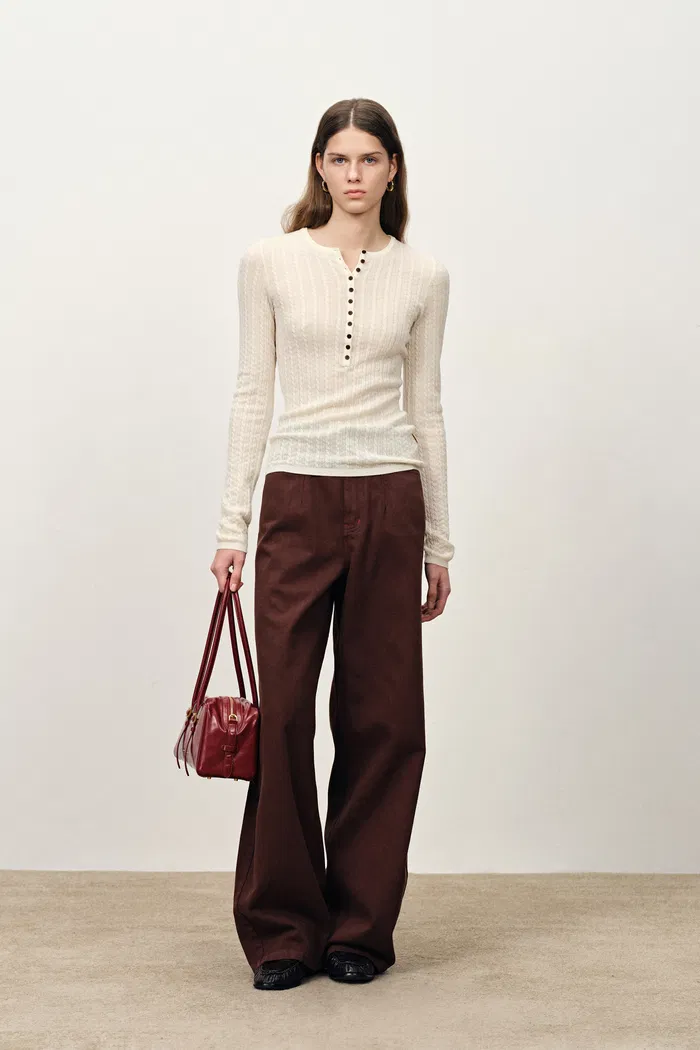 Issac Lightweight Long Sleeve Sweater in Merino Wool Cable Knit - Image 4