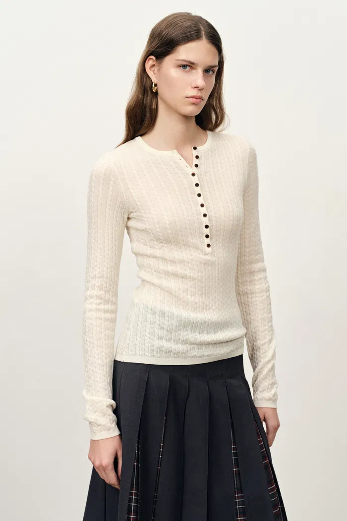 Issac Lightweight Long Sleeve Sweater in Merino Wool Cable Knit - Image 5
