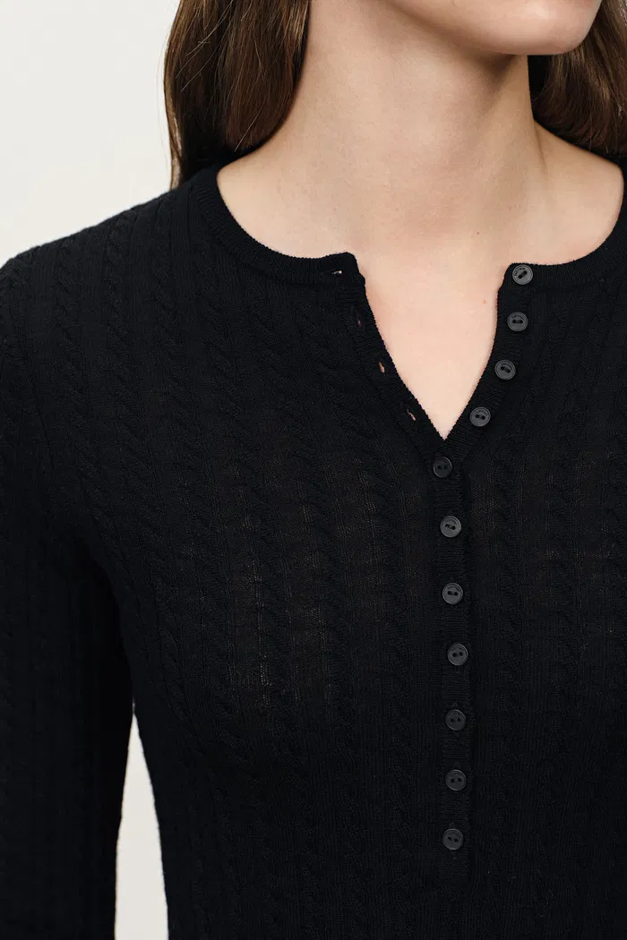 Issac Lightweight Long Sleeve Sweater in Merino Wool Cable Knit - Image 7