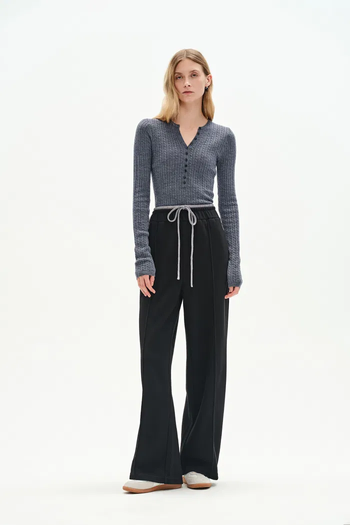 Issac Long Sleeve Pullover in Australian Merino Yarn Knit - Image 8