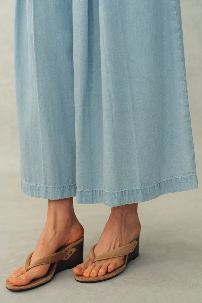 Ivy Elasticated Waist Wide-Leg Jeans in Tencel Denim - Image 5