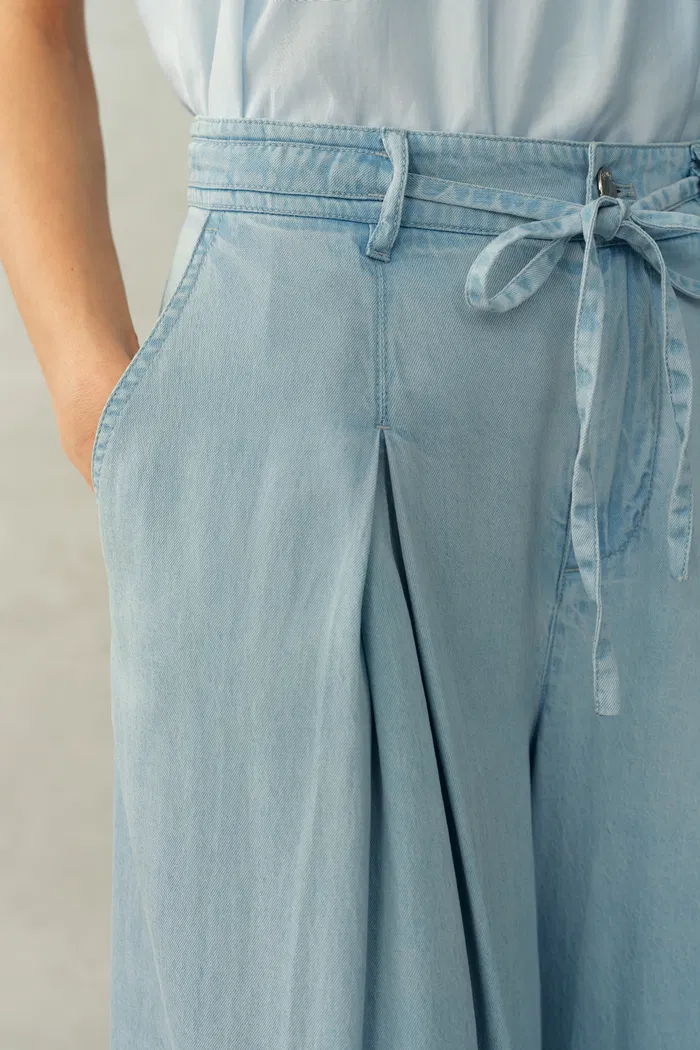 Ivy Elasticated Waist Wide-Leg Jeans in Tencel Denim - Image 6