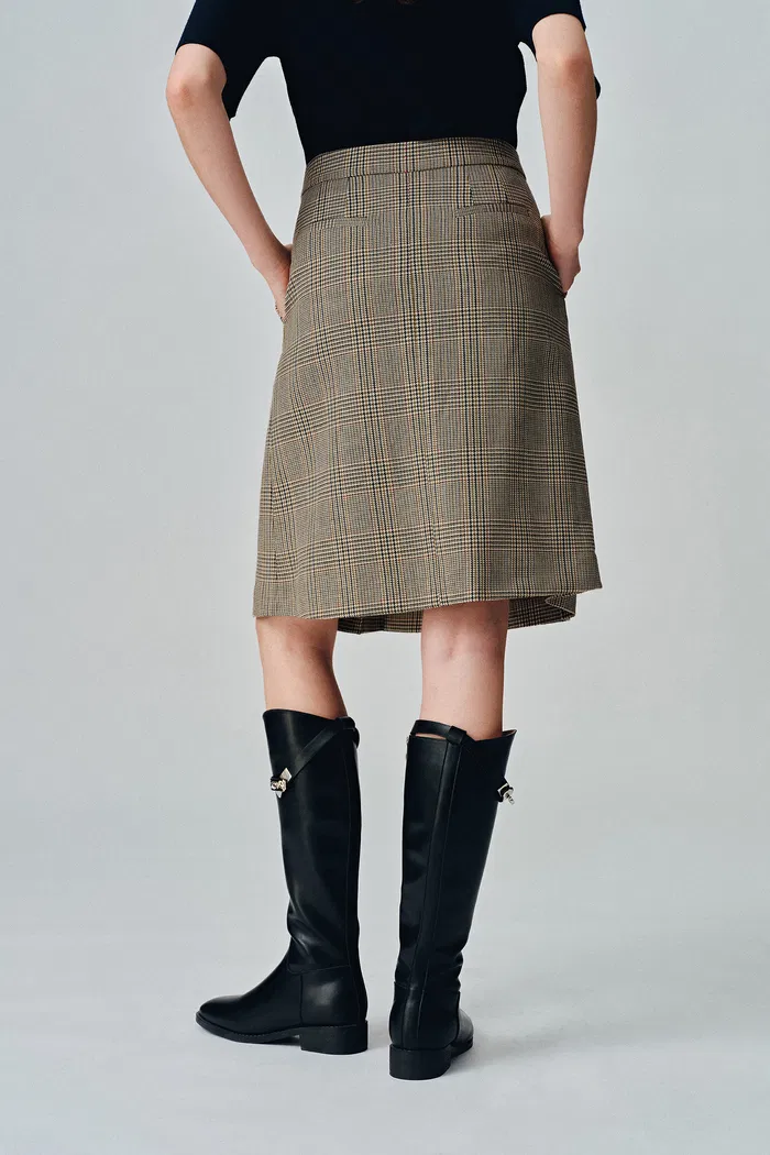 Javia Plaid Pleated Skirt in Prince of Wales Merino Wool - Image 7