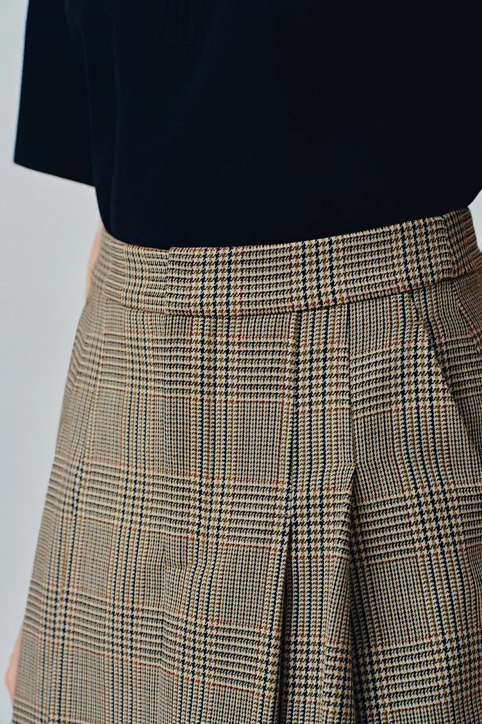 Javia Plaid Pleated Skirt in Prince of Wales Merino Wool - Image 8