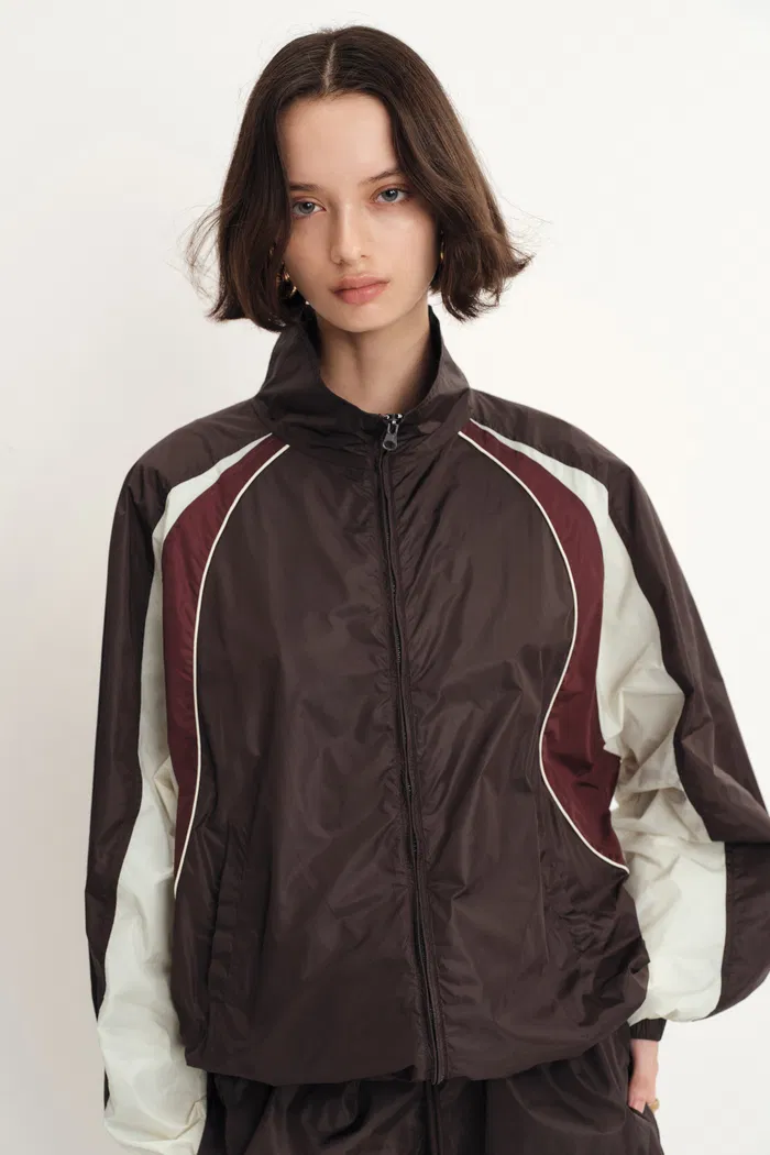 Kari Lightweight Windbreaker Jacket in Ultra-Light Nylon - Image 5