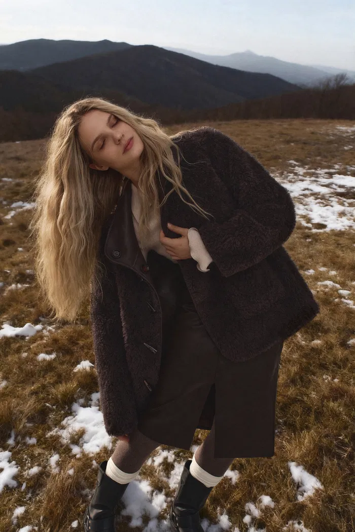 Lene Reversible Faux Fur and Leather Jacket in Merino Wool Teddy - Image 4
