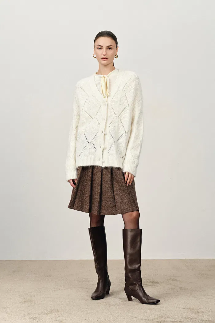 Lila Sparkling Cardigan in Alpaca Sequin Yarn - Image 3