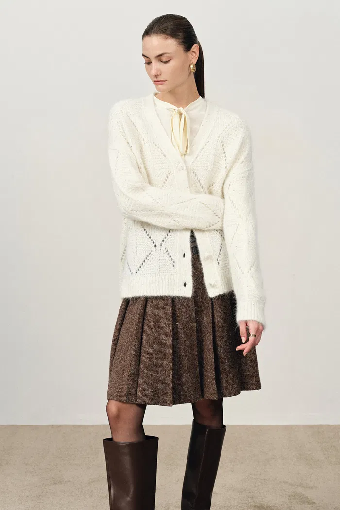 Lila Sparkling Cardigan in Alpaca Sequin Yarn - Image 4