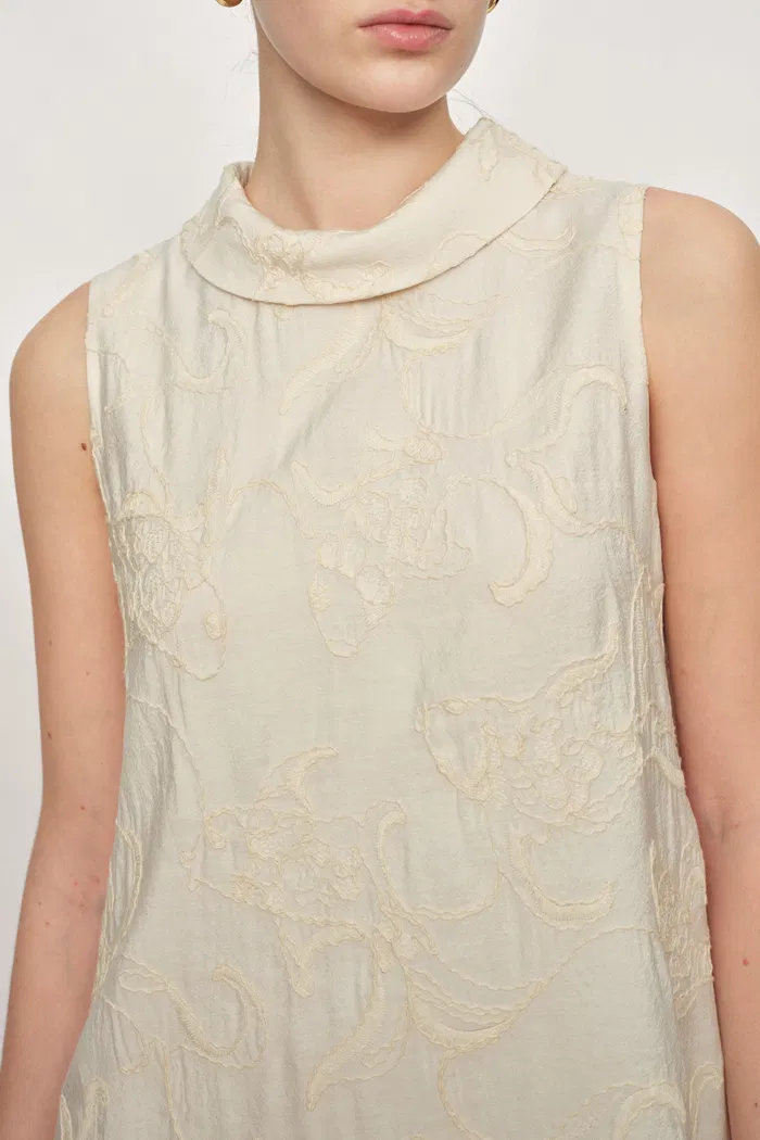 Liora Modern Chinese Style Stand Collar Dress in Koi Embroidery - Image 4