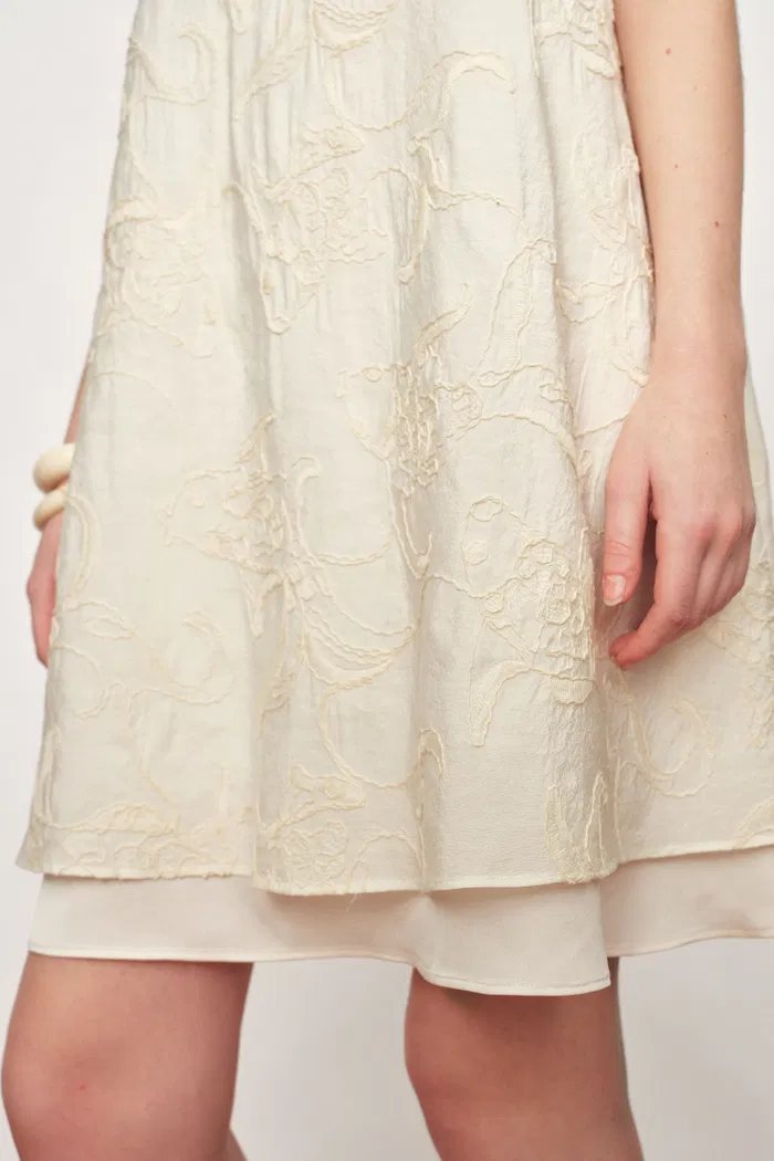 Liora Modern Chinese Style Stand Collar Dress in Koi Embroidery - Image 5