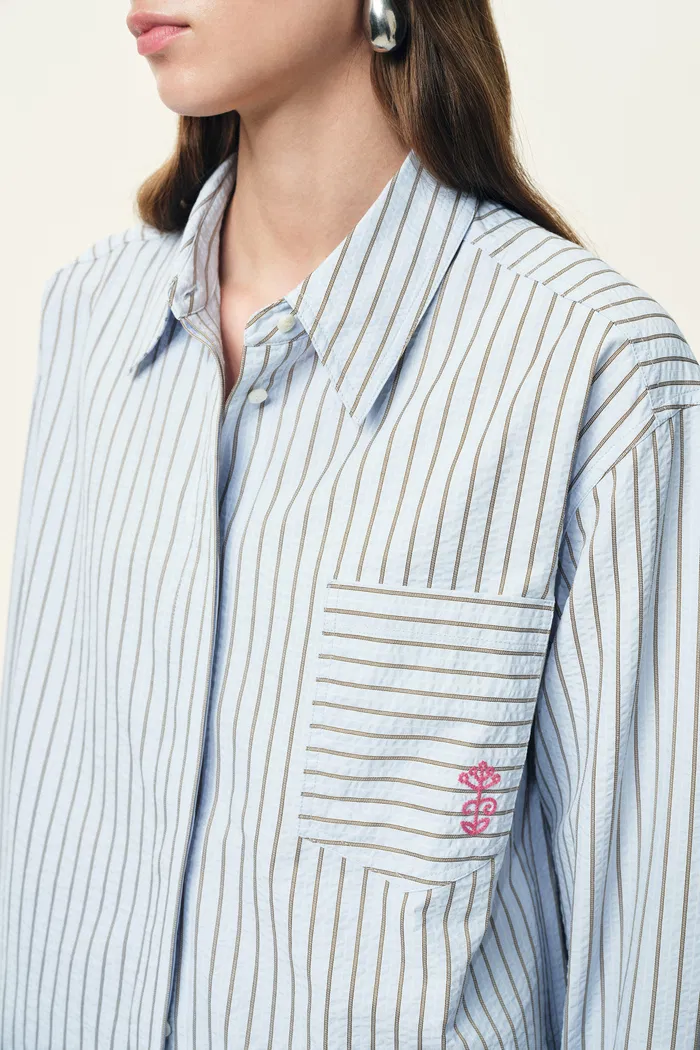 Lismore Contrast Embroidery Striped Shirt in Textured Crinkle Cotton - Image 5