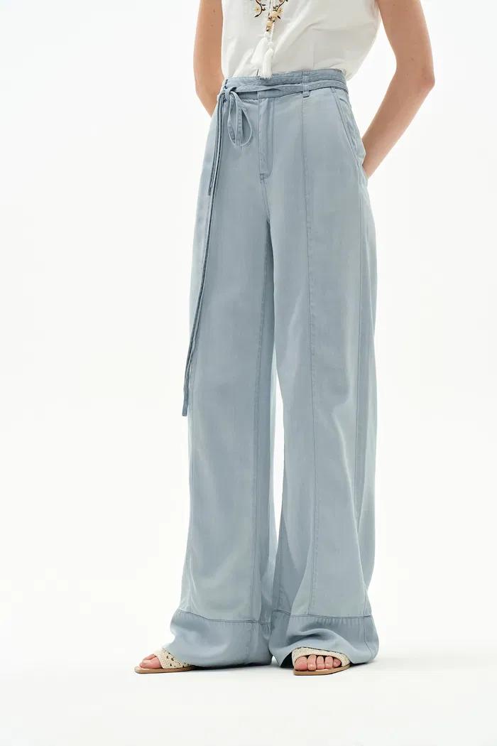 Lucy Light Blue Jeans in Lyocell-Acetate - Image 5