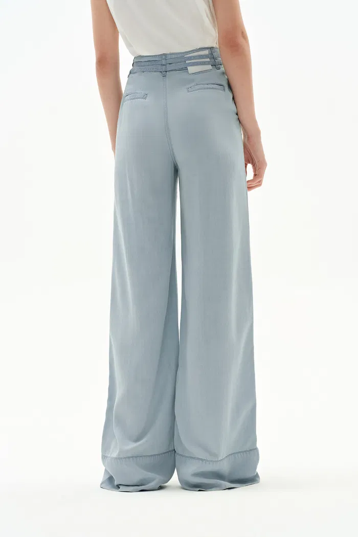Lucy Light Blue Jeans in Lyocell-Acetate - Image 6