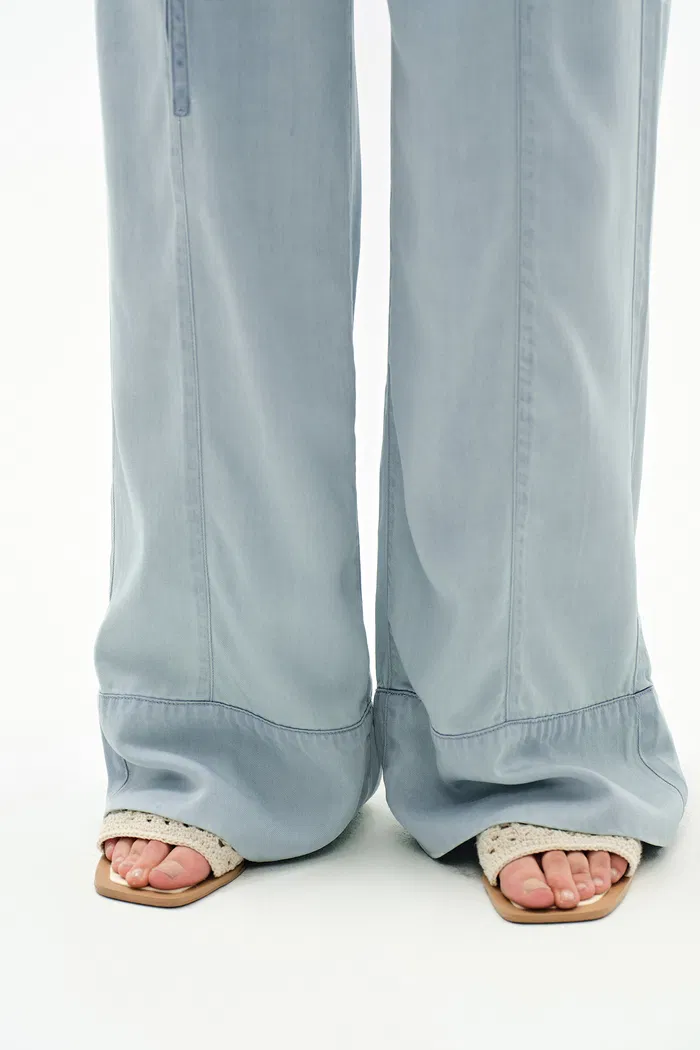 Lucy Light Blue Jeans in Lyocell-Acetate - Image 8