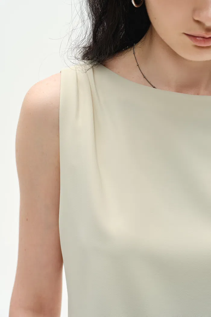 Lumina Sleeveless Top in Four-Way Stretch - Image 7
