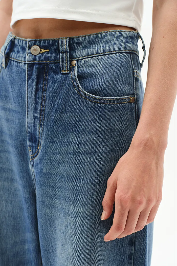 Luna Barrel Leg Jeans in Cotton Denim - Image 4