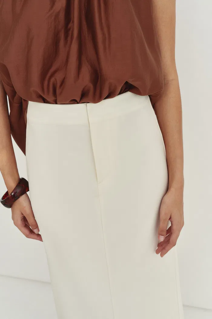 Magalie Straight Skirt in Australian Merino Blend - Image 9