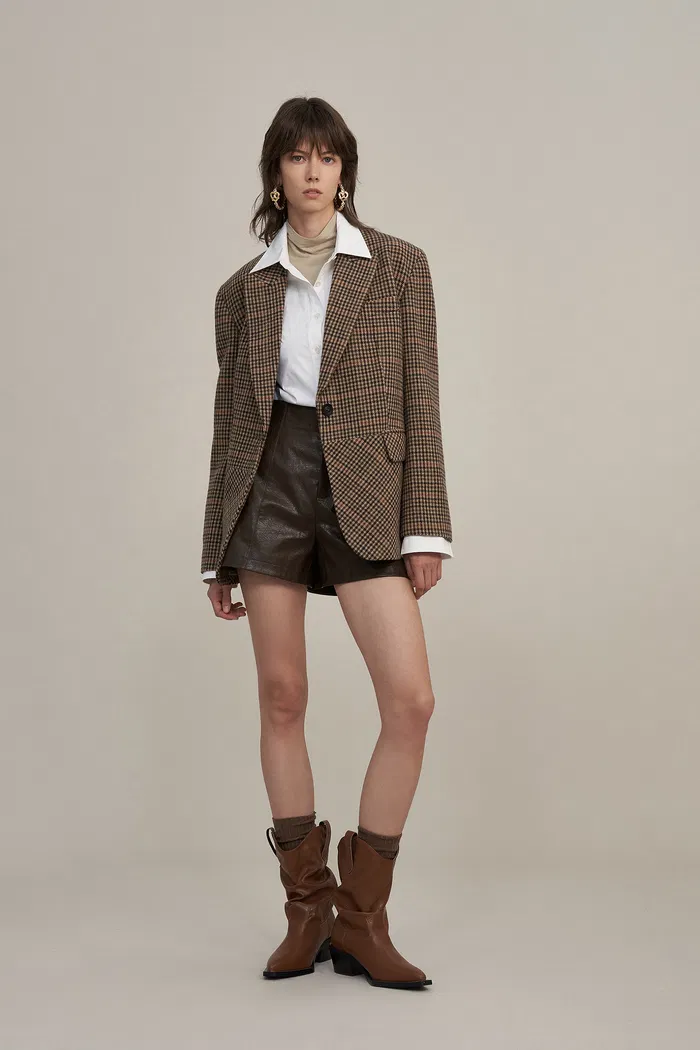 Meare Plaid Blazer in Merino Wool Blend Houndstooth - Image 3