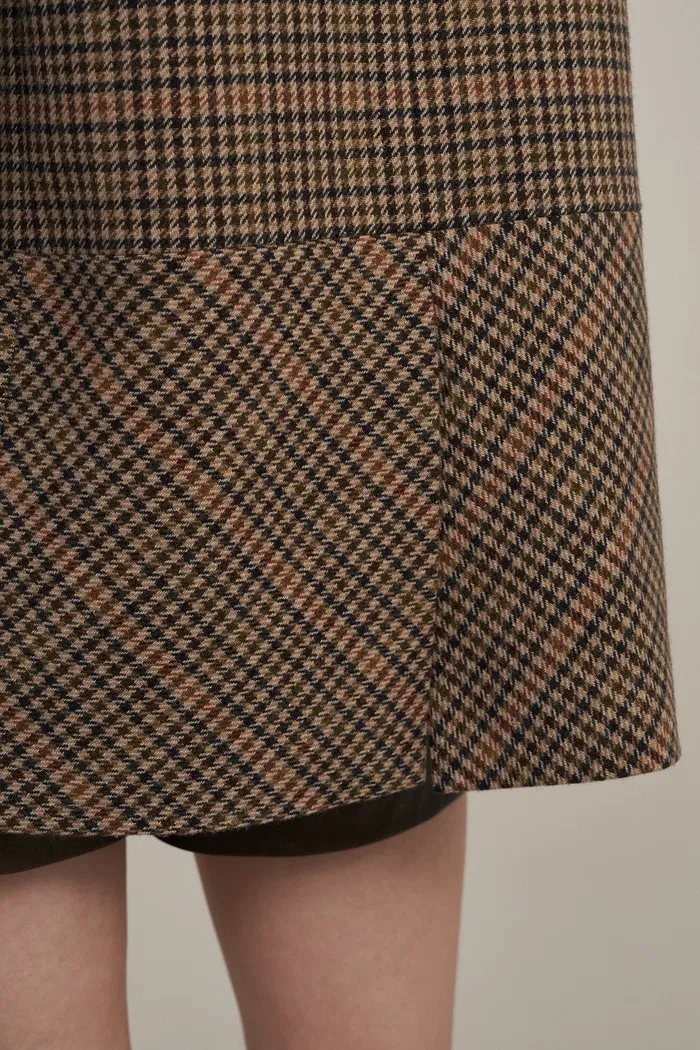 Meare Plaid Blazer in Merino Wool Blend Houndstooth - Image 7