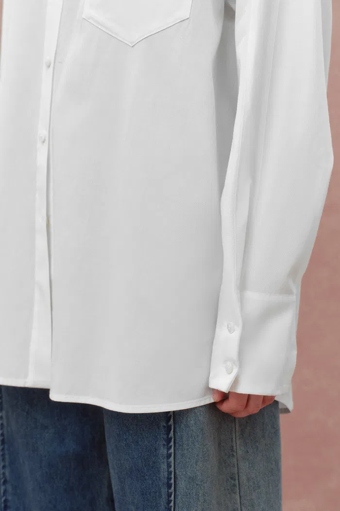 Nicole Oversized Shirt in Cotton Plain Weave - Image 8