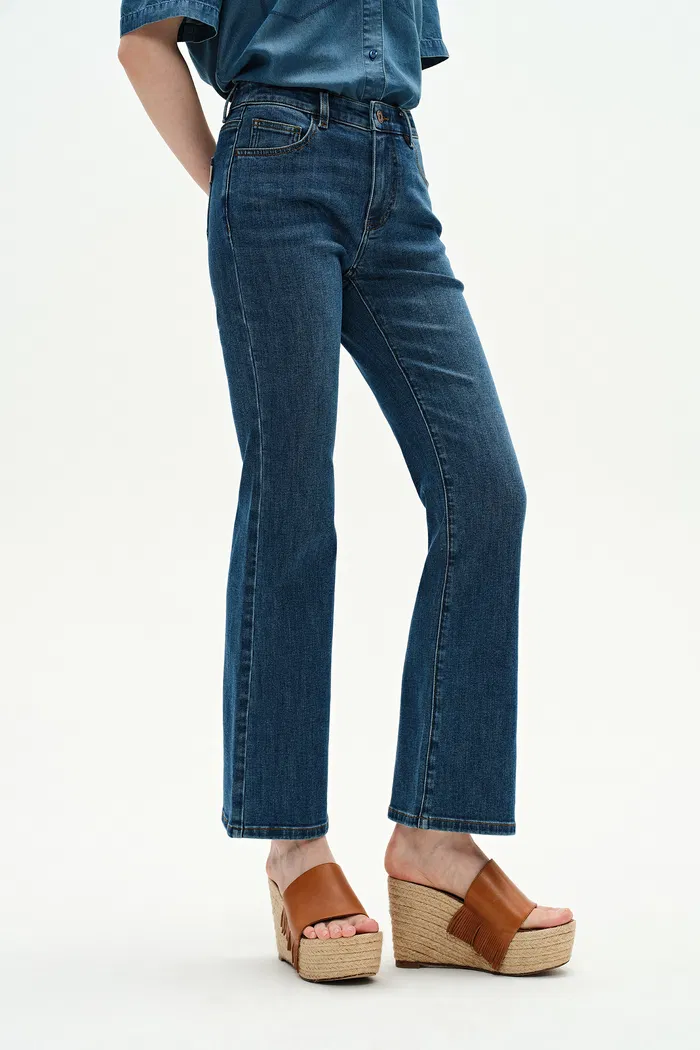 Nora Cropped Flare Jeans in Stretch Denim - Image 8