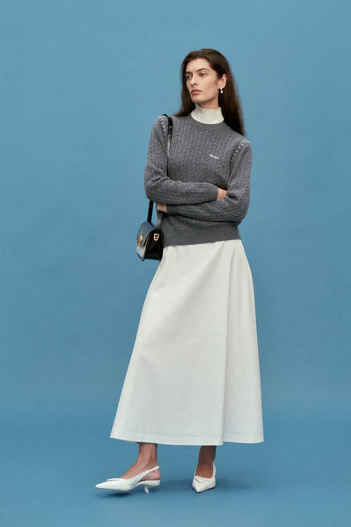 Nova Sweater in Merino-Cashmere Cable Knit - Image 3