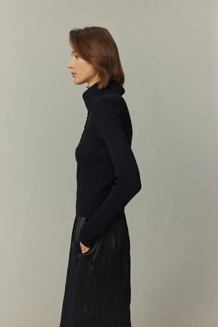 Olivia Fitted Top in Merino Wool Knit - Image 6