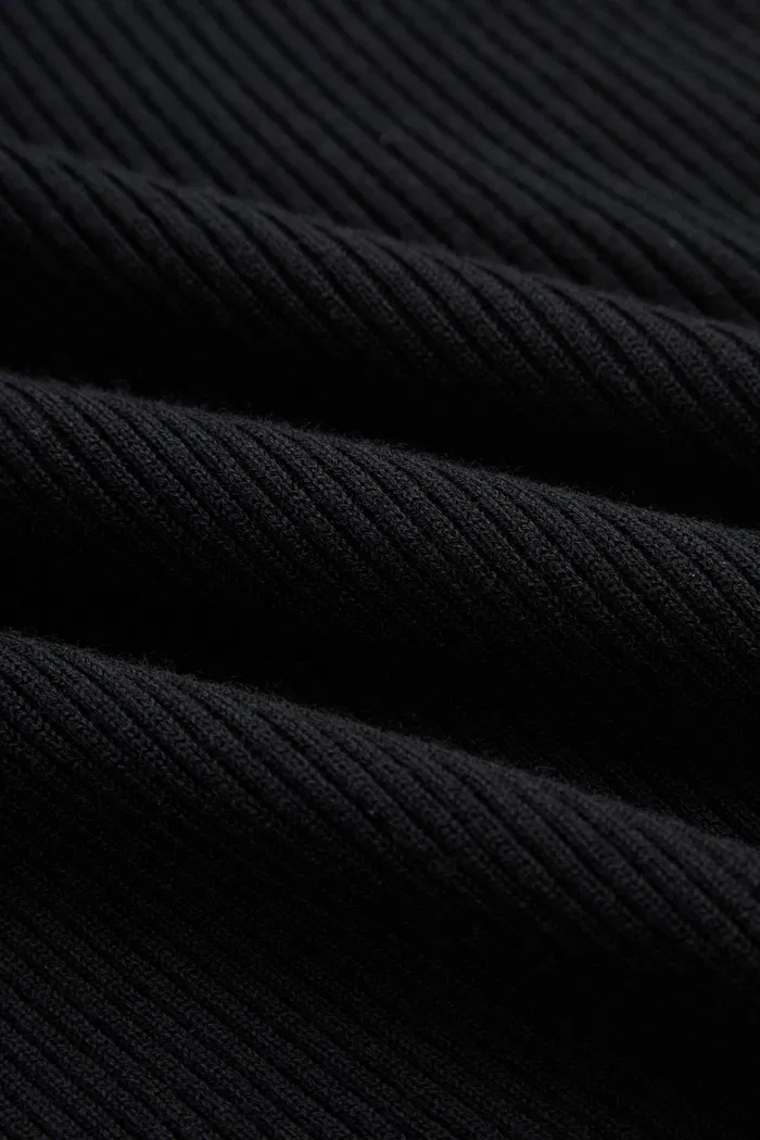Olivia Fitted Top in Merino Wool Knit - Image 9