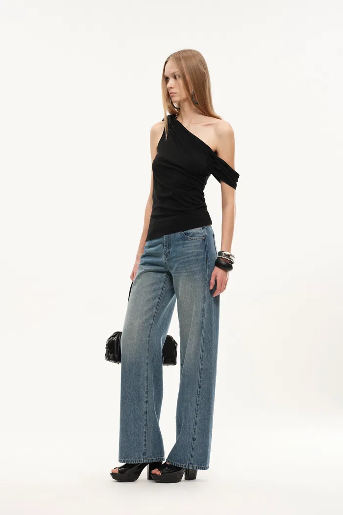 Overture One-Shoulder Ruched Top in Four Way Stretch Fabric - Image 4