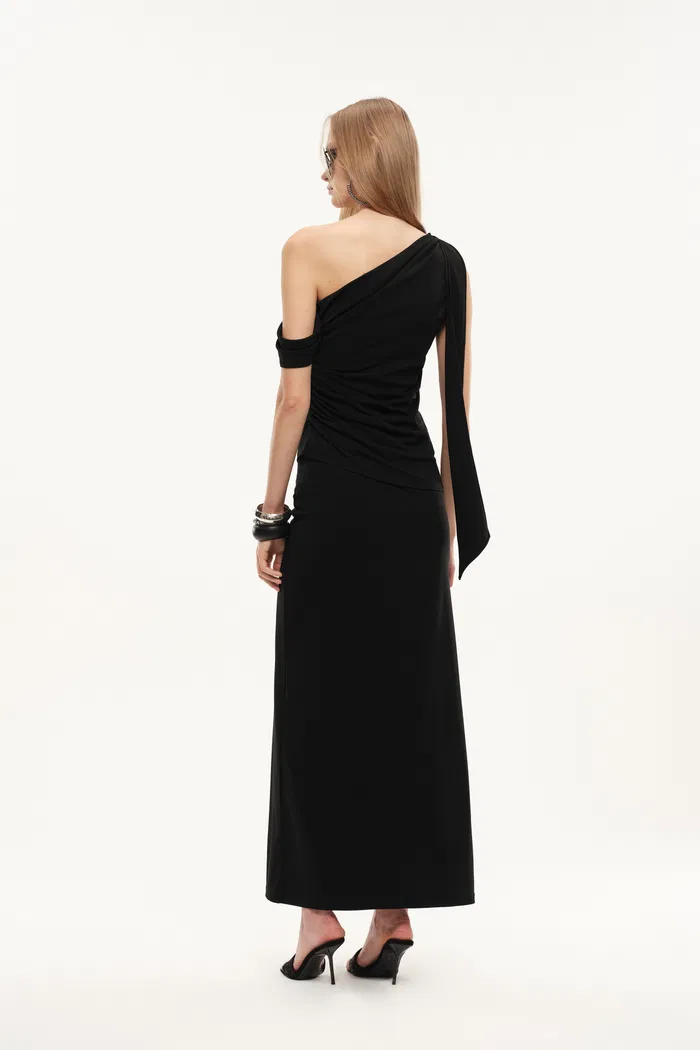 Overture One-Shoulder Ruched Top in Four Way Stretch Fabric - Image 5