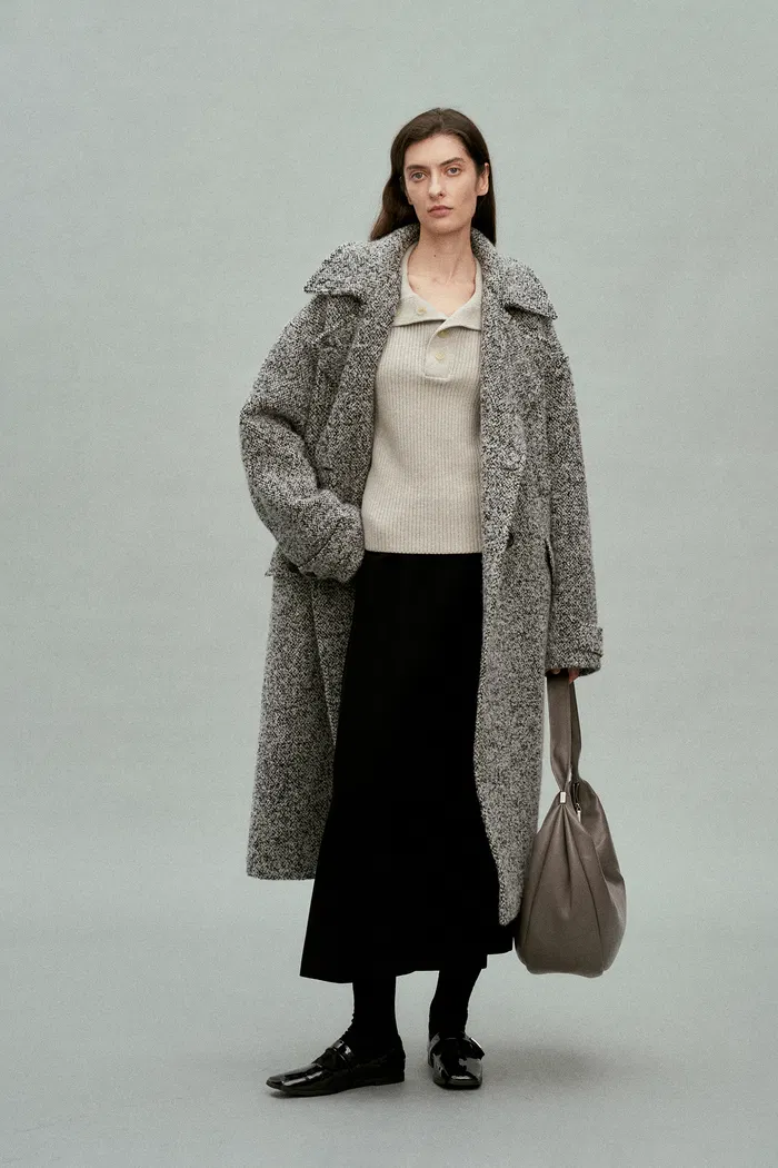Perina Oversized Turtleneck Sweater in Wool-Cotton Blend Knit - Image 2