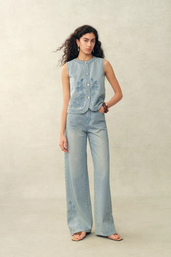 Perla Embossed Flowers Sleeveless Round Neck Top and Jeans Matching Set in Cotton Denim