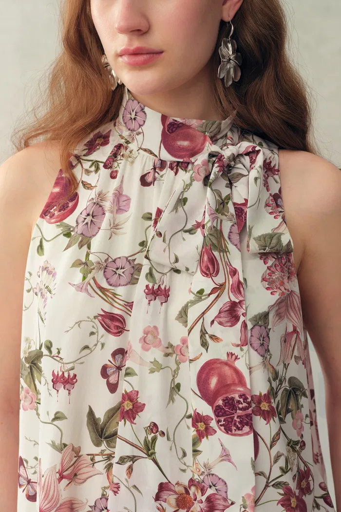 Pernilla Pomegranate Floral Print Tie Neck Blouse in Stretch Silk Double Crepe - Image 5