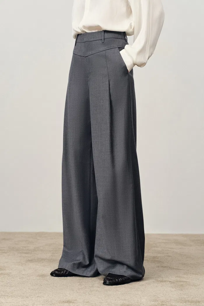 Phoebe Front V Shaped Trousers in Fine Wool Silk Blend Suiting - Image 4
