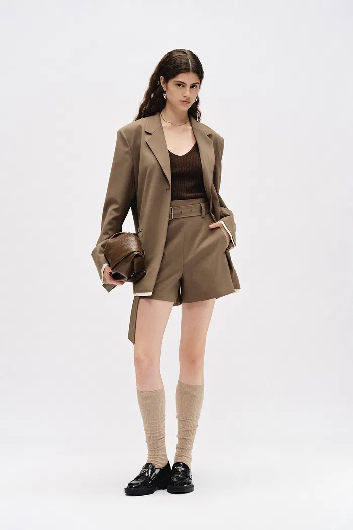 Prevernae Structured Blazer in Fine Wool Blend - Image 3