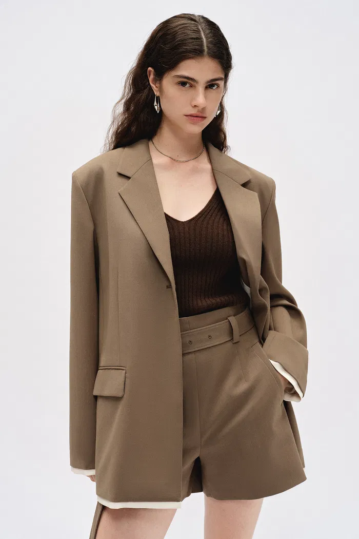 Prevernae Structured Blazer in Fine Wool Blend - Image 5