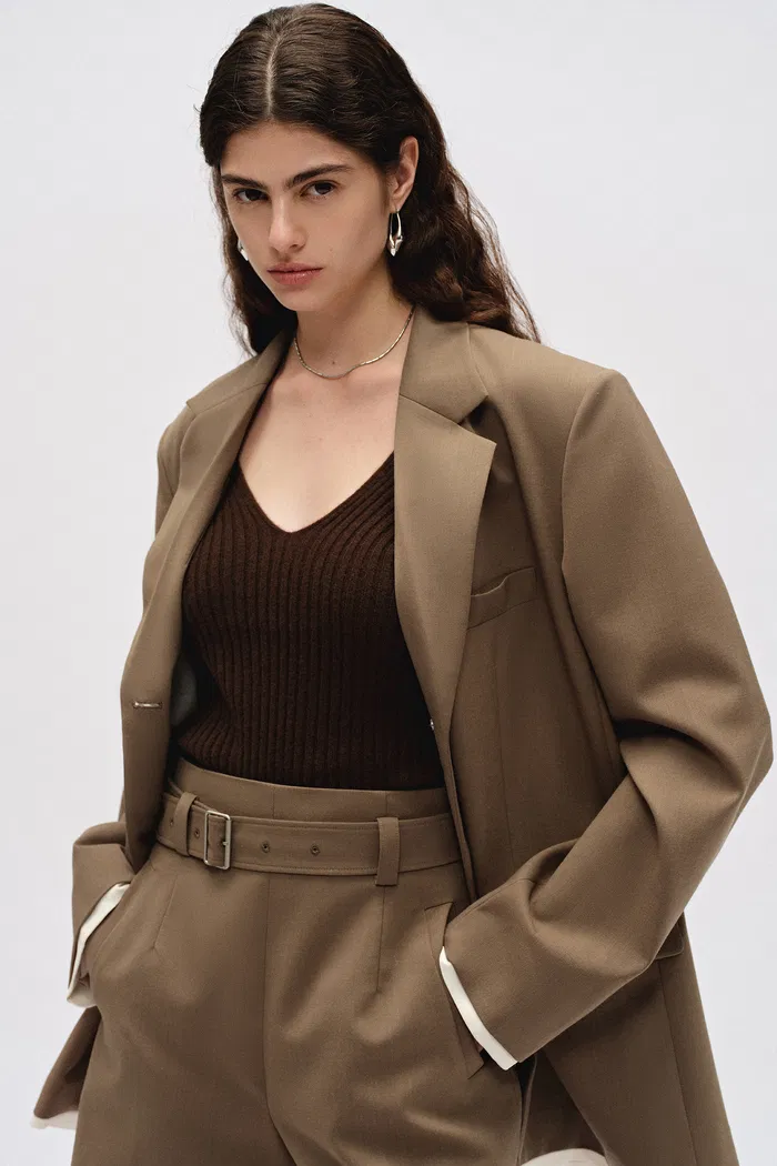 Prevernae Structured Blazer in Fine Wool Blend - Image 6