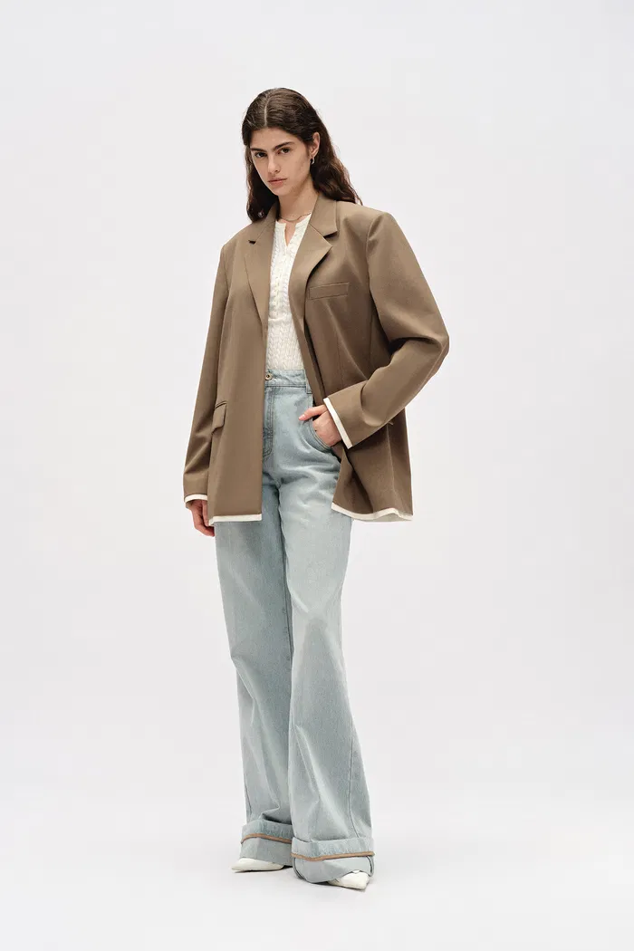 Prevernae Structured Blazer in Fine Wool Blend - Image 9