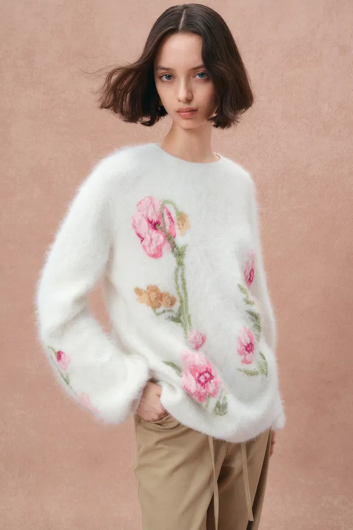 Rhoeadine 3D Jacquard Embroidered Sweater in Alpaca Wool - Image 5