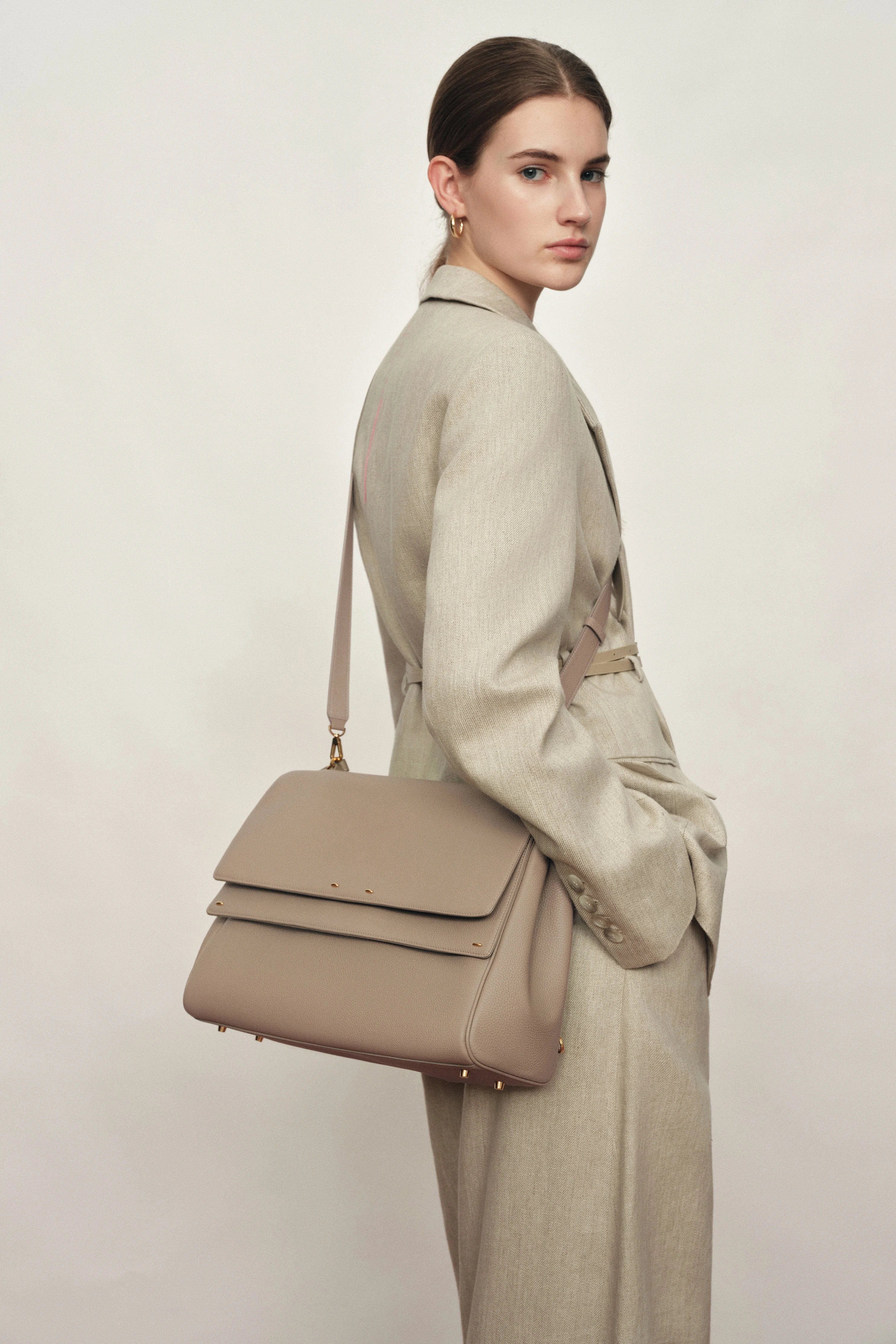 Rialto Double Flap Handbag in Pebble-Grain Top-Grain Cowhide Leather - Image 5