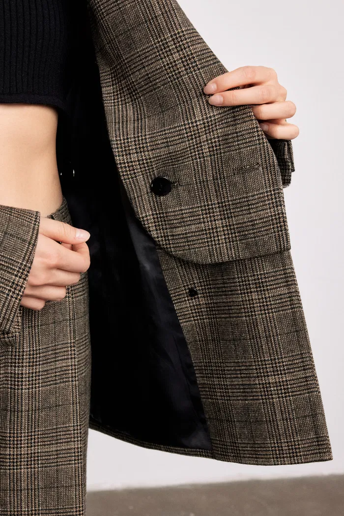 Seera Detachable Collar Plaid Blazer in Wool Blend - Image 8