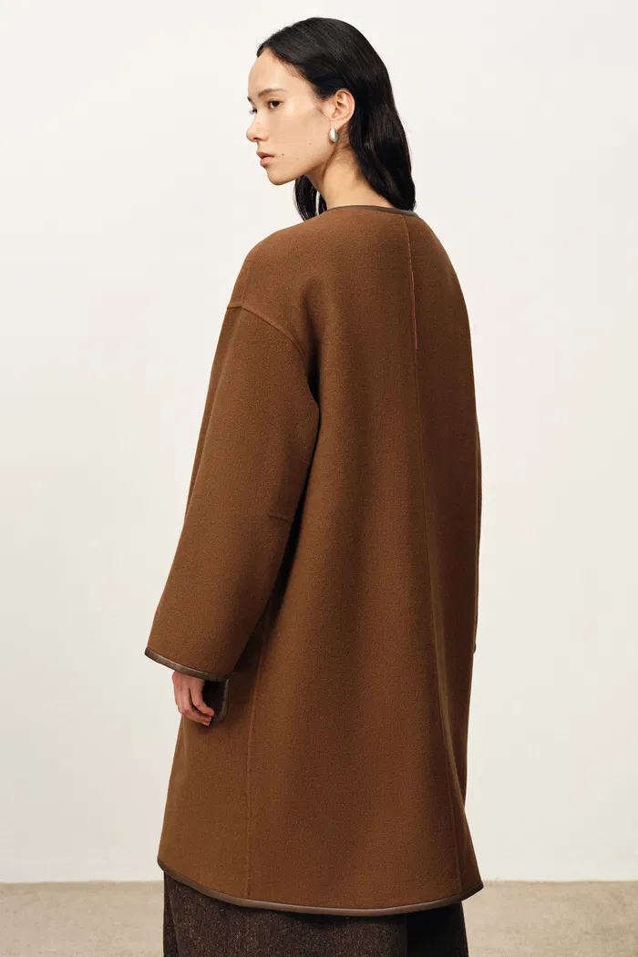 Selian Detachable Scarf Coat in Double-Face Merino Wool - Image 5