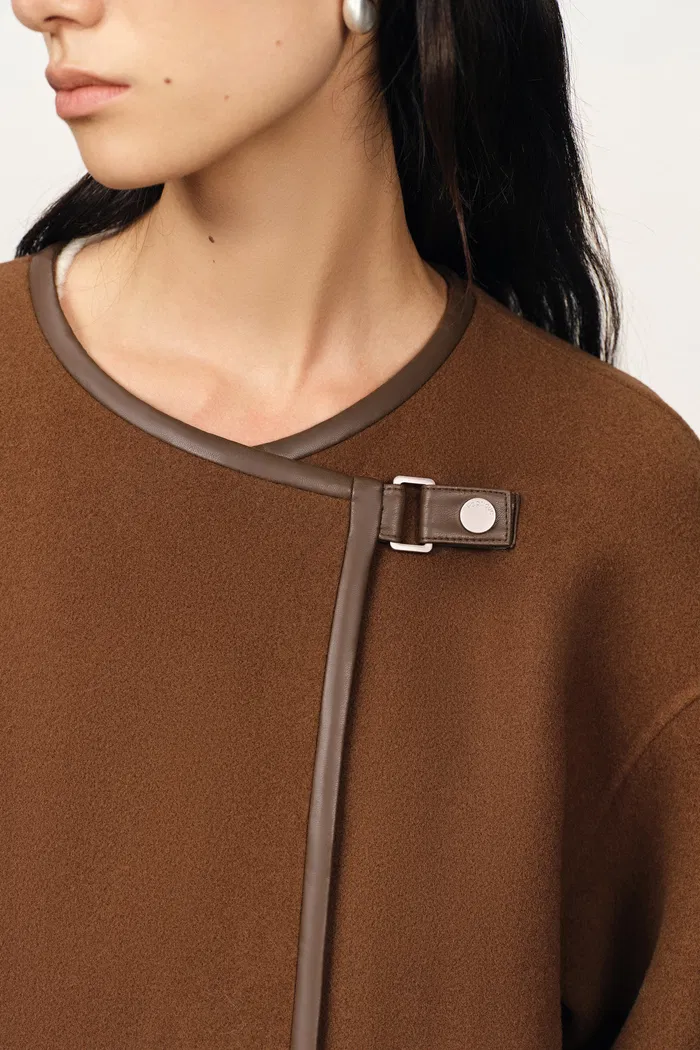 Selian Detachable Scarf Coat in Double-Face Merino Wool - Image 6
