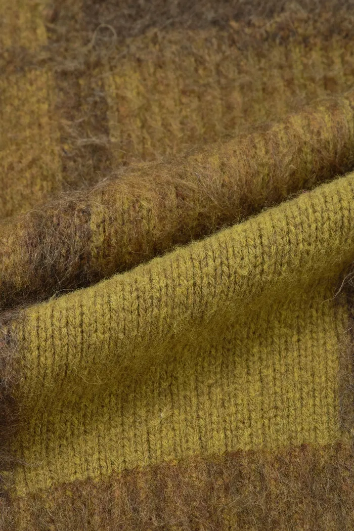 Sibton Checked Cropped Pullover in Baby Alpaca Blend Knit - Image 9