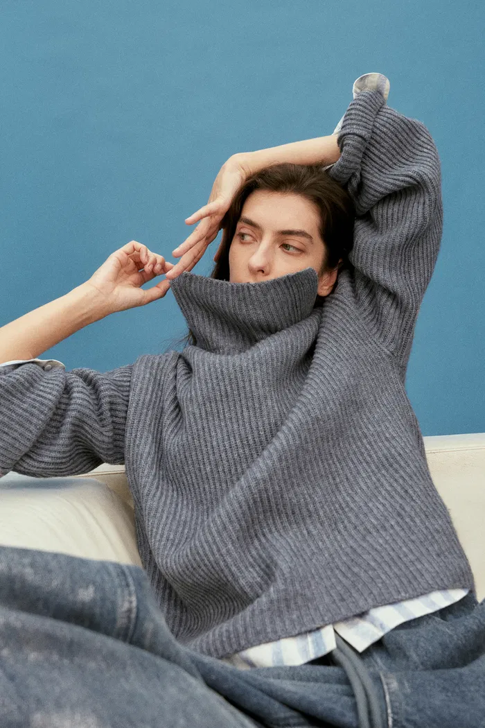 Soleil Sweater in Merino Cashmere Knit - Image 5