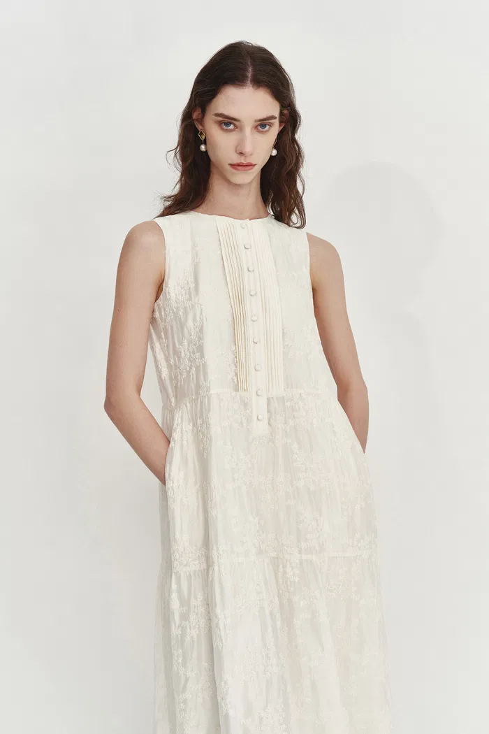 Stella Sleeveless Dress in Lyocell-Linen Embroidery - Image 5