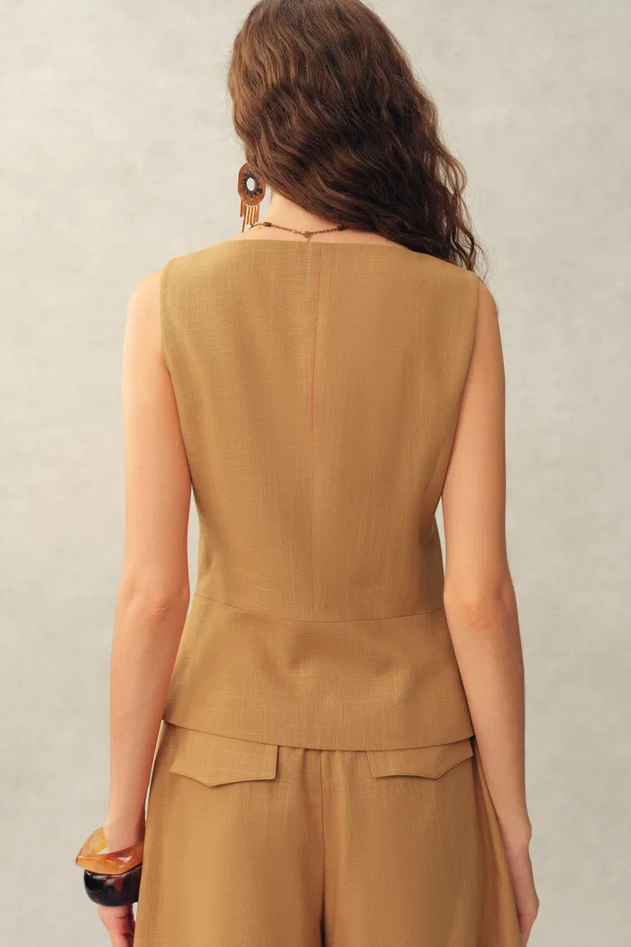 Suzane Handwork Stitched Scalloped Trim Sleeveless Top in Linen Blend Suiting - Image 3